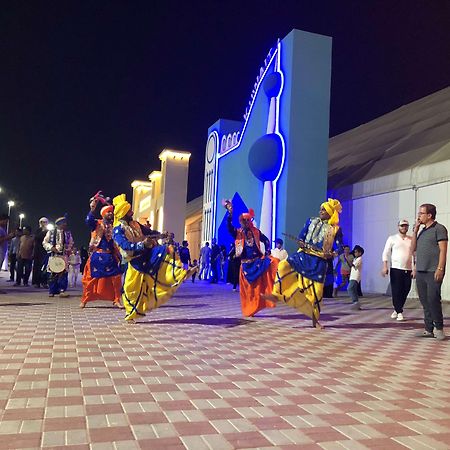 Radisson Blu Hotel, Ajman Exterior foto Bhangra dancers at the Global Village