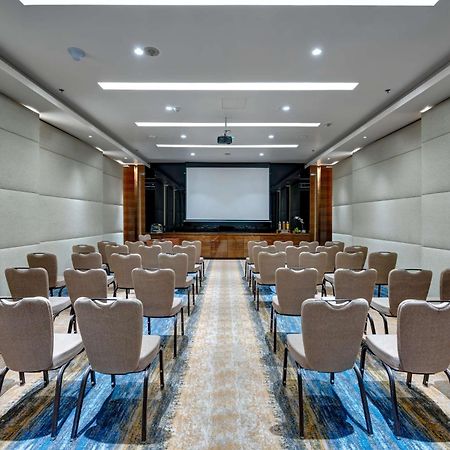 Radisson Blu Hotel, Ajman Exterior foto Meeting room