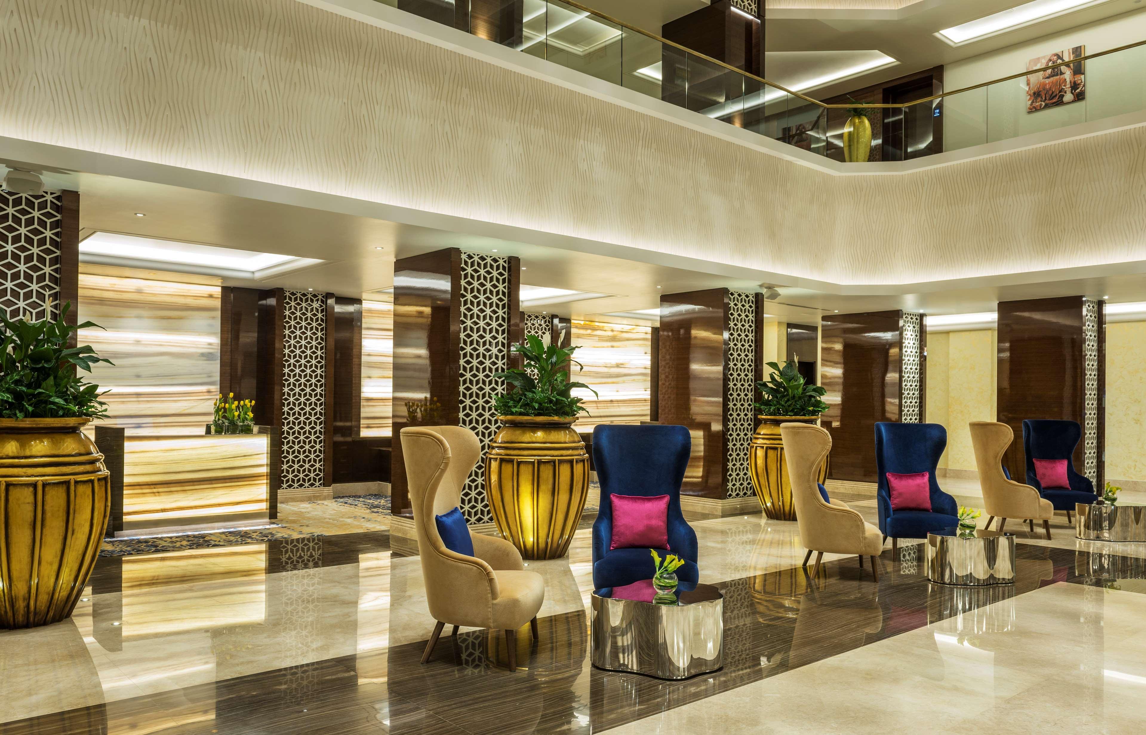 Radisson Blu Hotel, Ajman Exterior foto Lobby