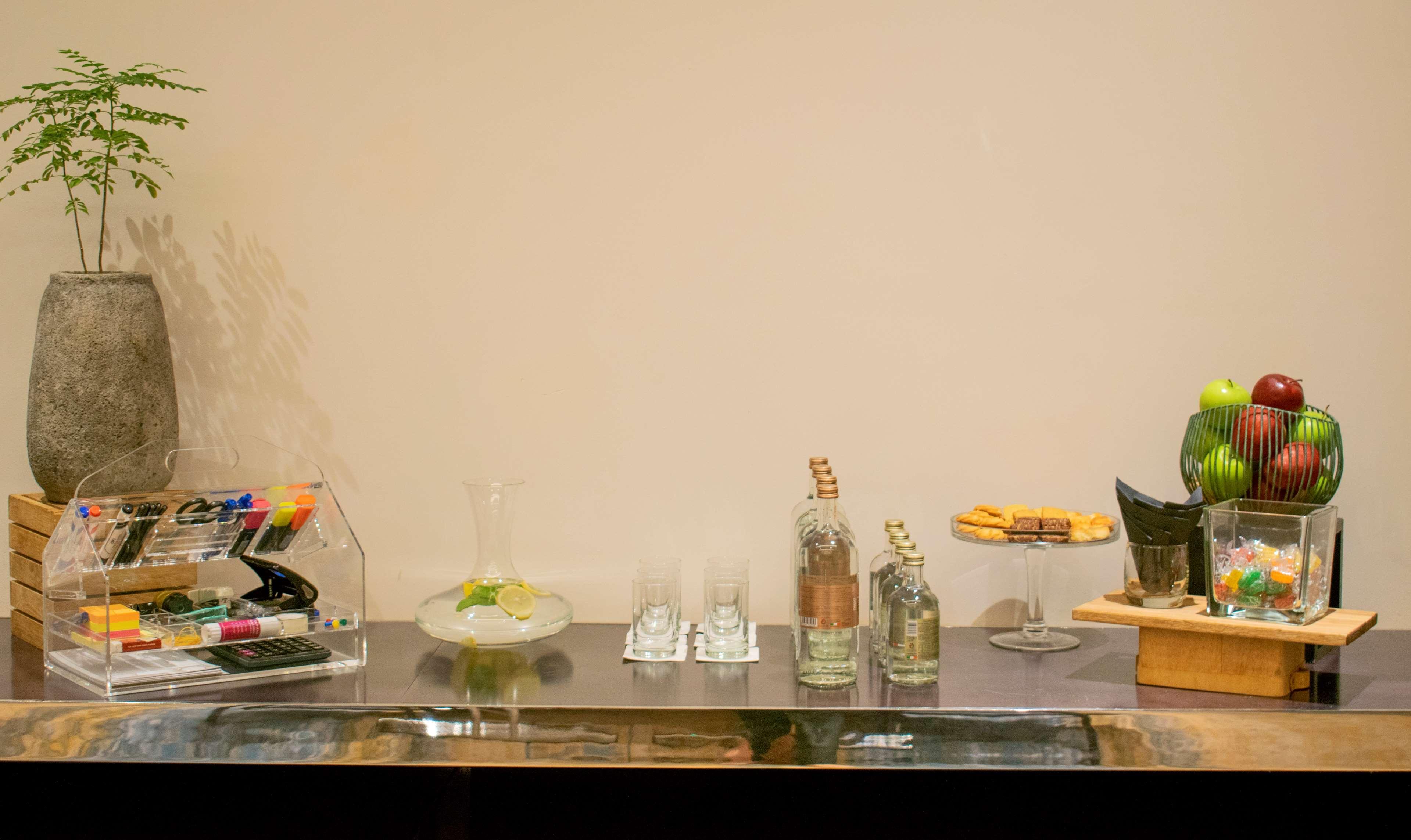 Radisson Blu Hotel, Ajman Exterior foto A bar at the 2011 Toronto International Film Festival