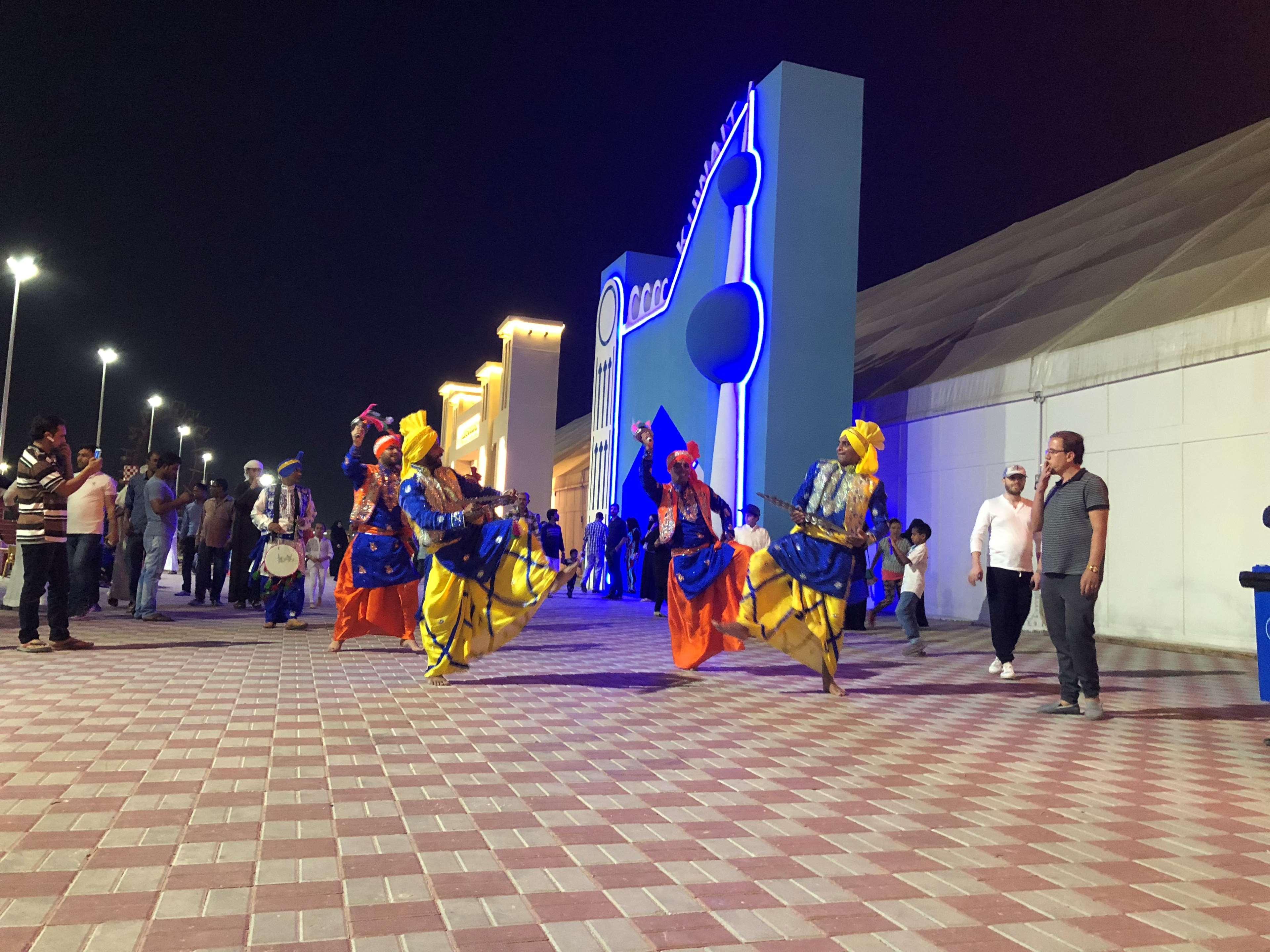 Radisson Blu Hotel, Ajman Exterior foto Bhangra dancers at the Global Village
