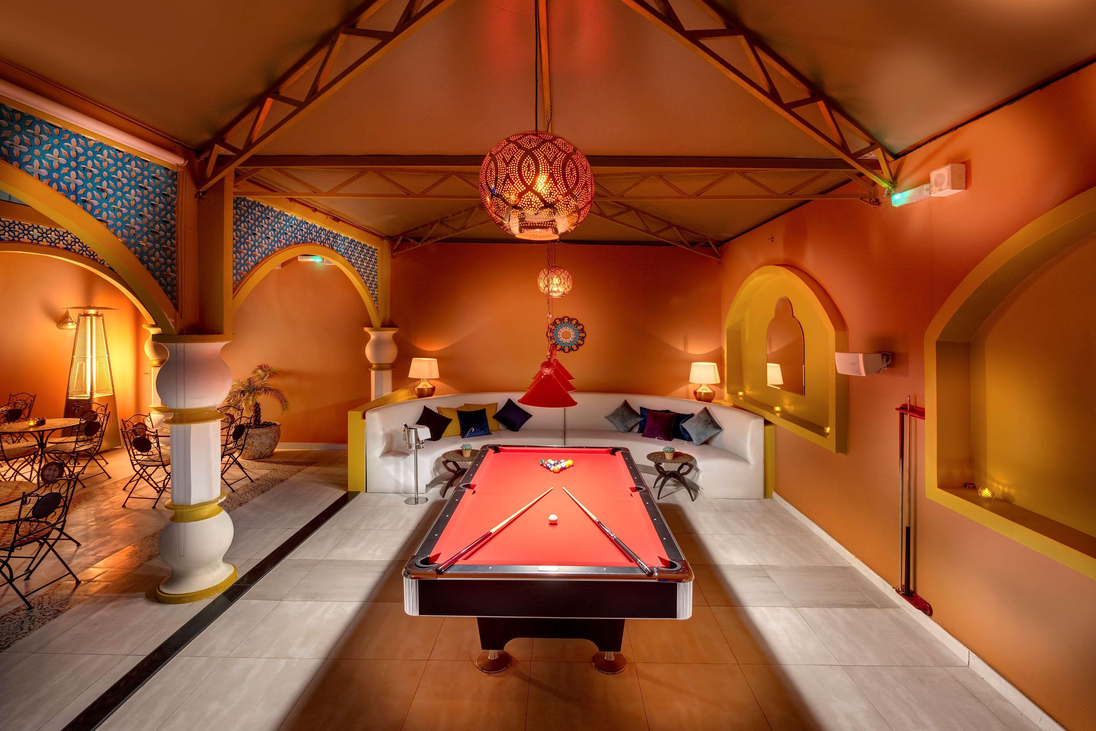 Radisson Blu Hotel, Ajman Exterior foto The Billiard Room