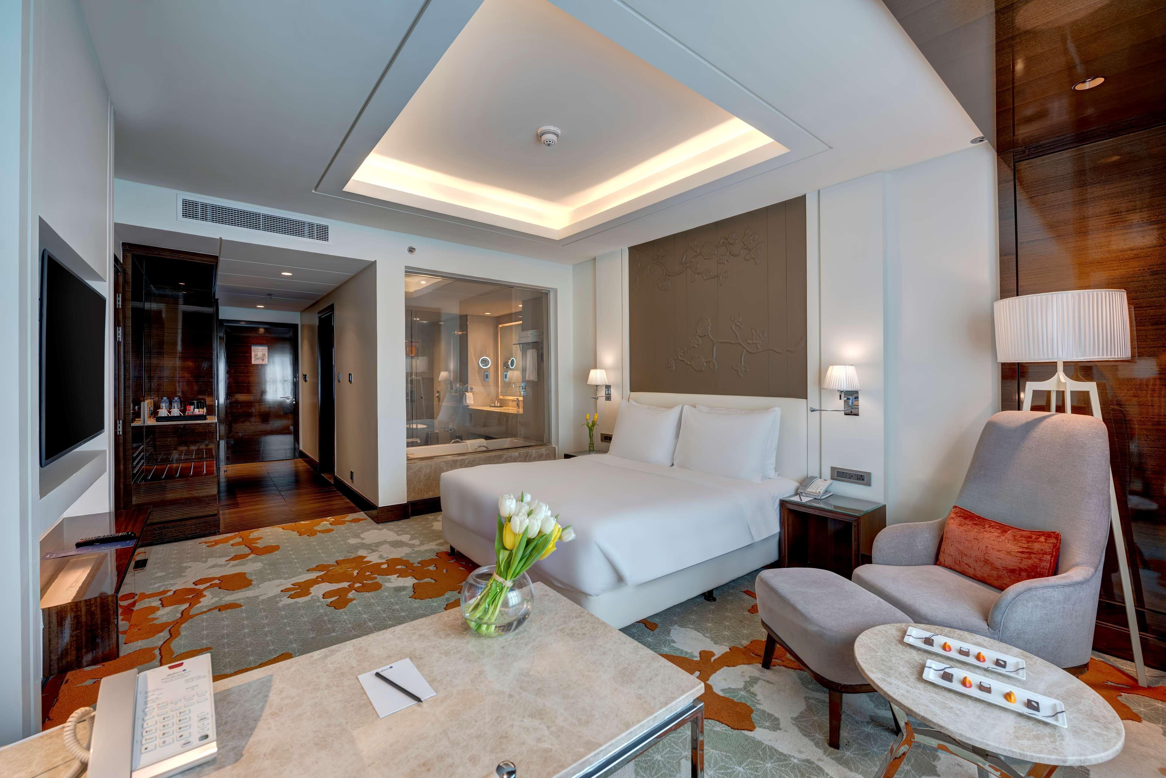 Radisson Blu Hotel, Ajman Exterior foto Deluxe Room